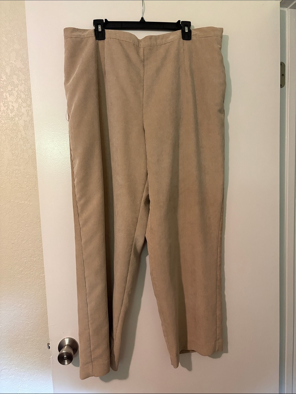 Women’s Corduroy Straight-Leg Pants in Light Taupe